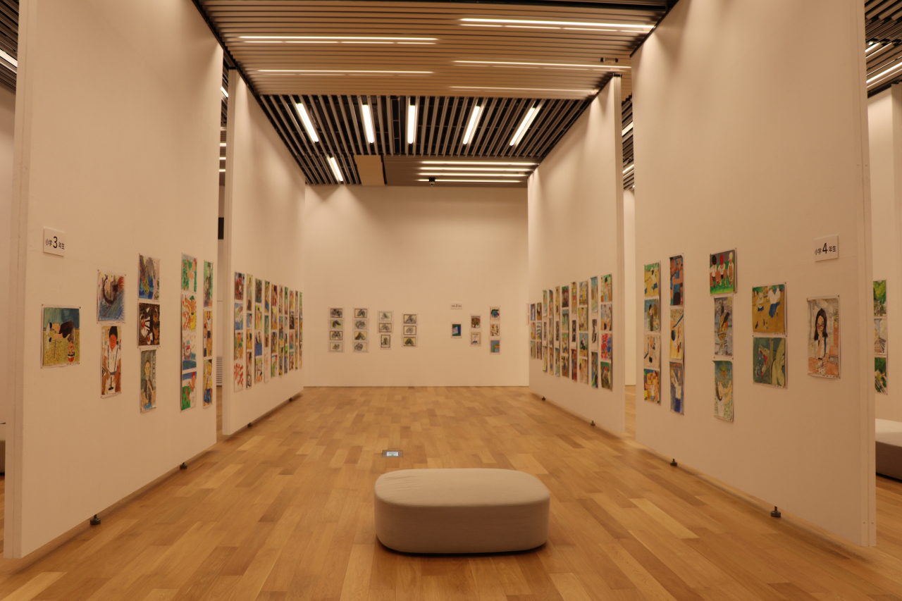 マナブ間部記念 宇城市児童・生徒絵画作品展
